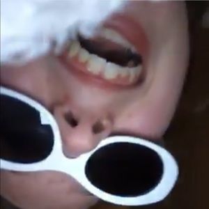 Meet your Posher, Ava